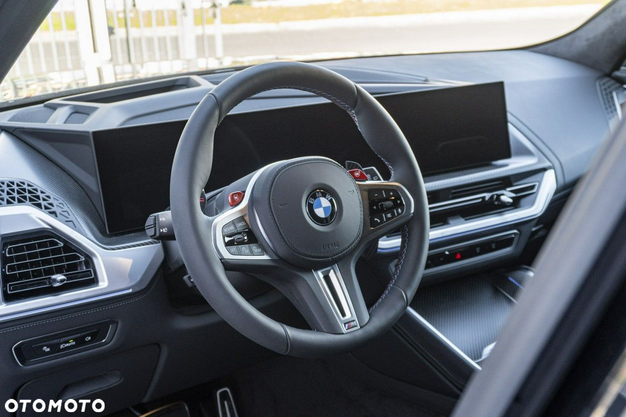 BMW XM - 10
