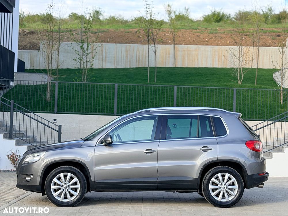 Volkswagen Tiguan 2.0 TDI DPF BlueMotion Technology Lounge Sport & Style - 11