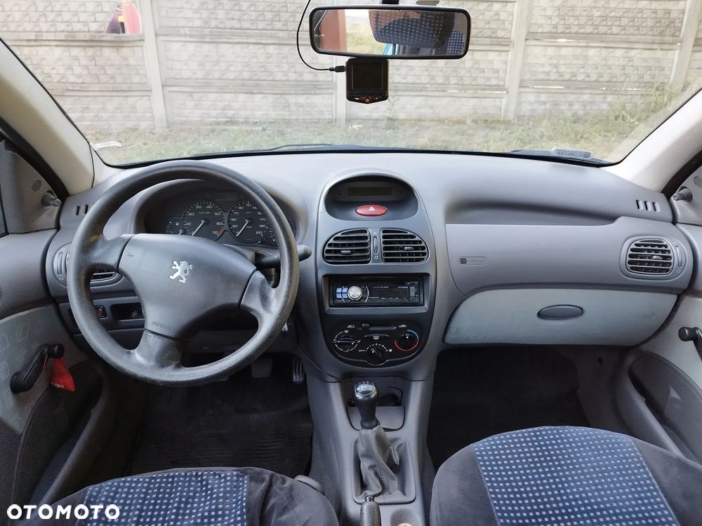 Peugeot 206 1.1 XR Presence - 8
