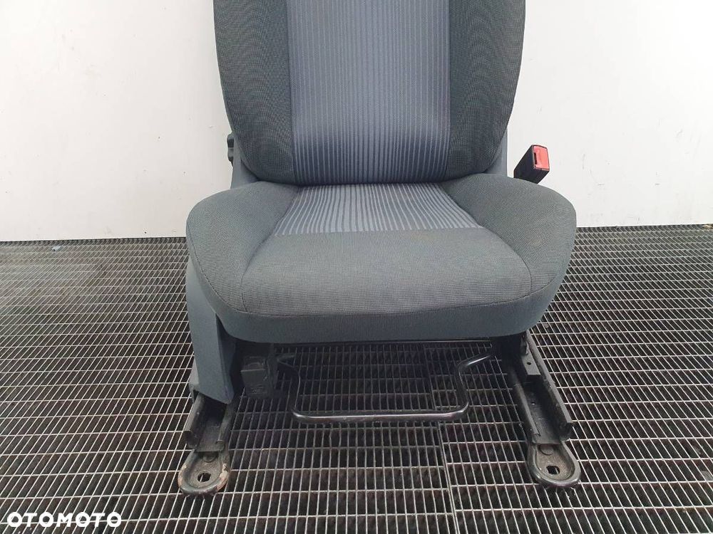 FOTEL PRZÓD PRZEDNI PRAWY PASAŻERA FORD FIESTA MK7 EUROPA - 4