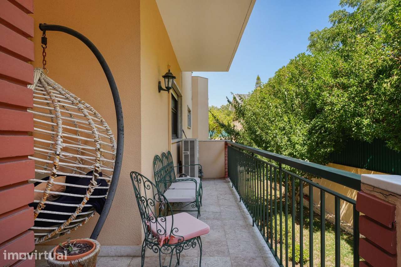 Moradia independente T8 com jardim, pomar e garagem | Nova Oeiras - Grande imagem: 4/60