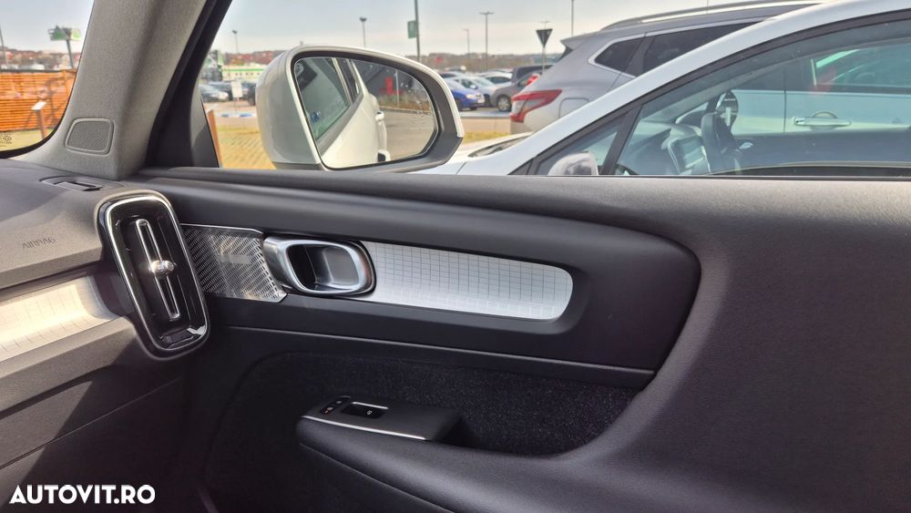 Volvo XC 40 D4 AWD Momentum Pro - 8