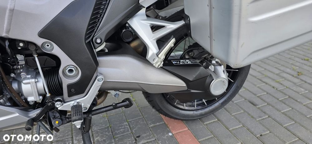 Honda VFR - 40