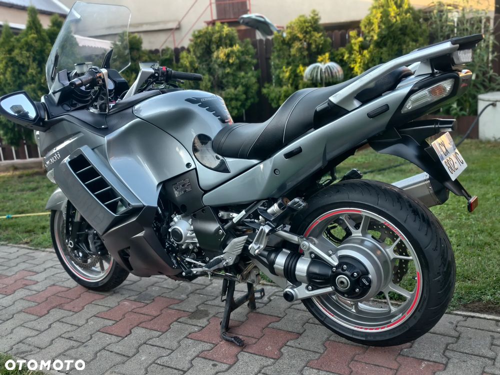 Kawasaki GTR - 23