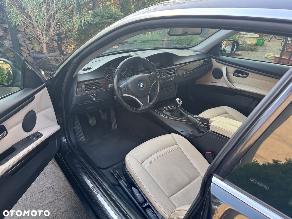 BMW Seria 3 320d DPF - 18