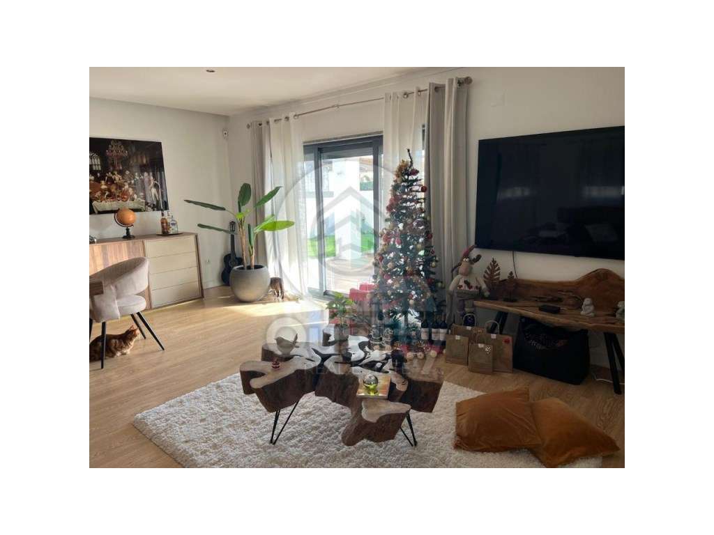 Moradia Isolada T4 em Santo António da Charneca - Grande imagem: 3/26