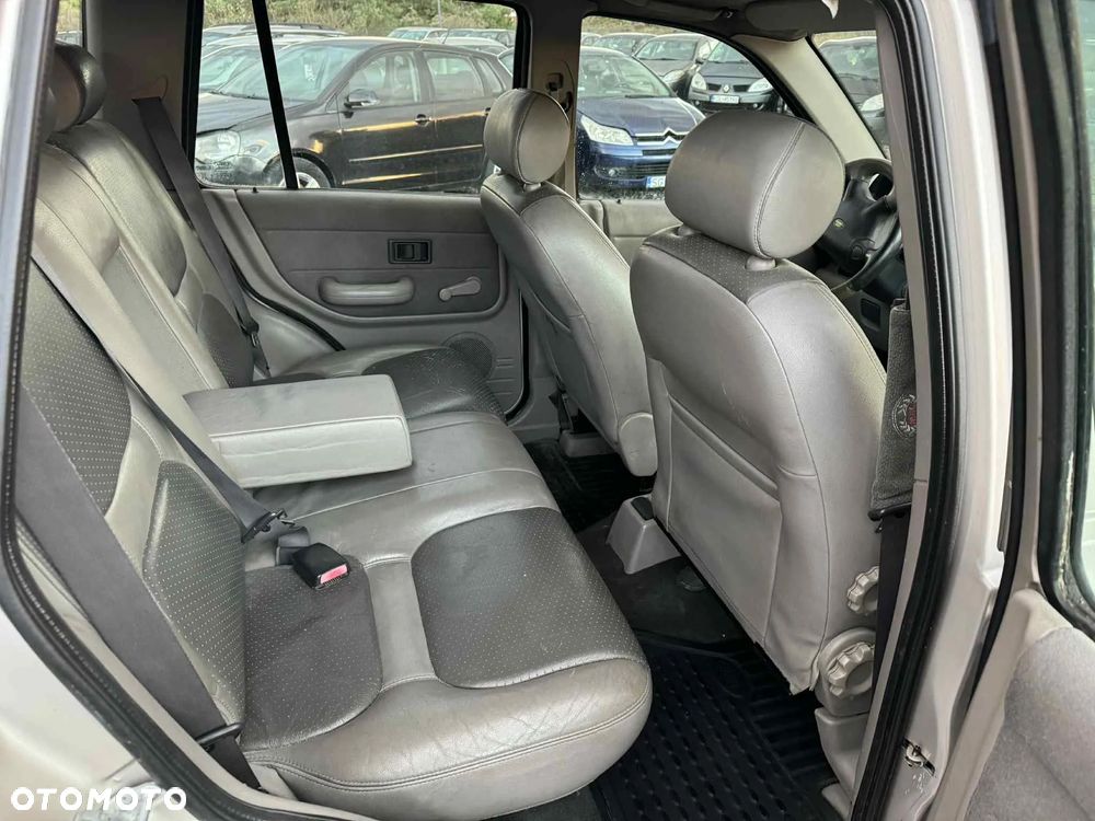 Land Rover Freelander 2.0 D - 11