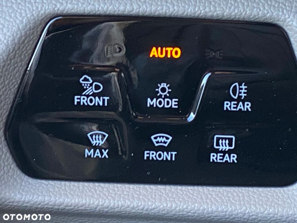 Volkswagen Multivan - 8