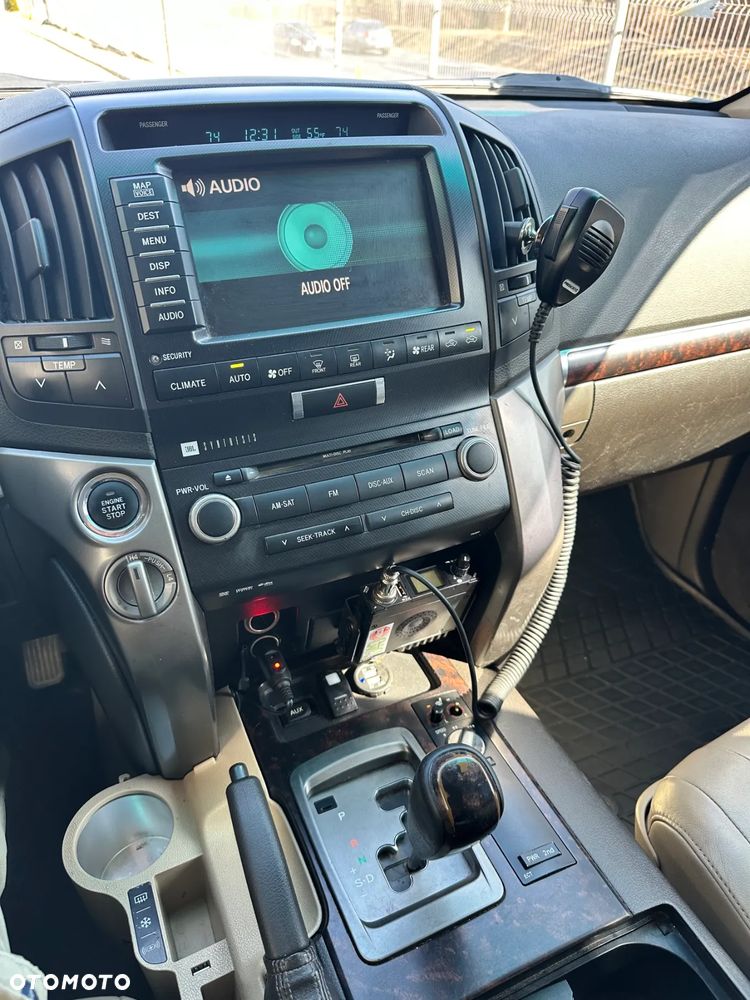 Toyota Land Cruiser - 14