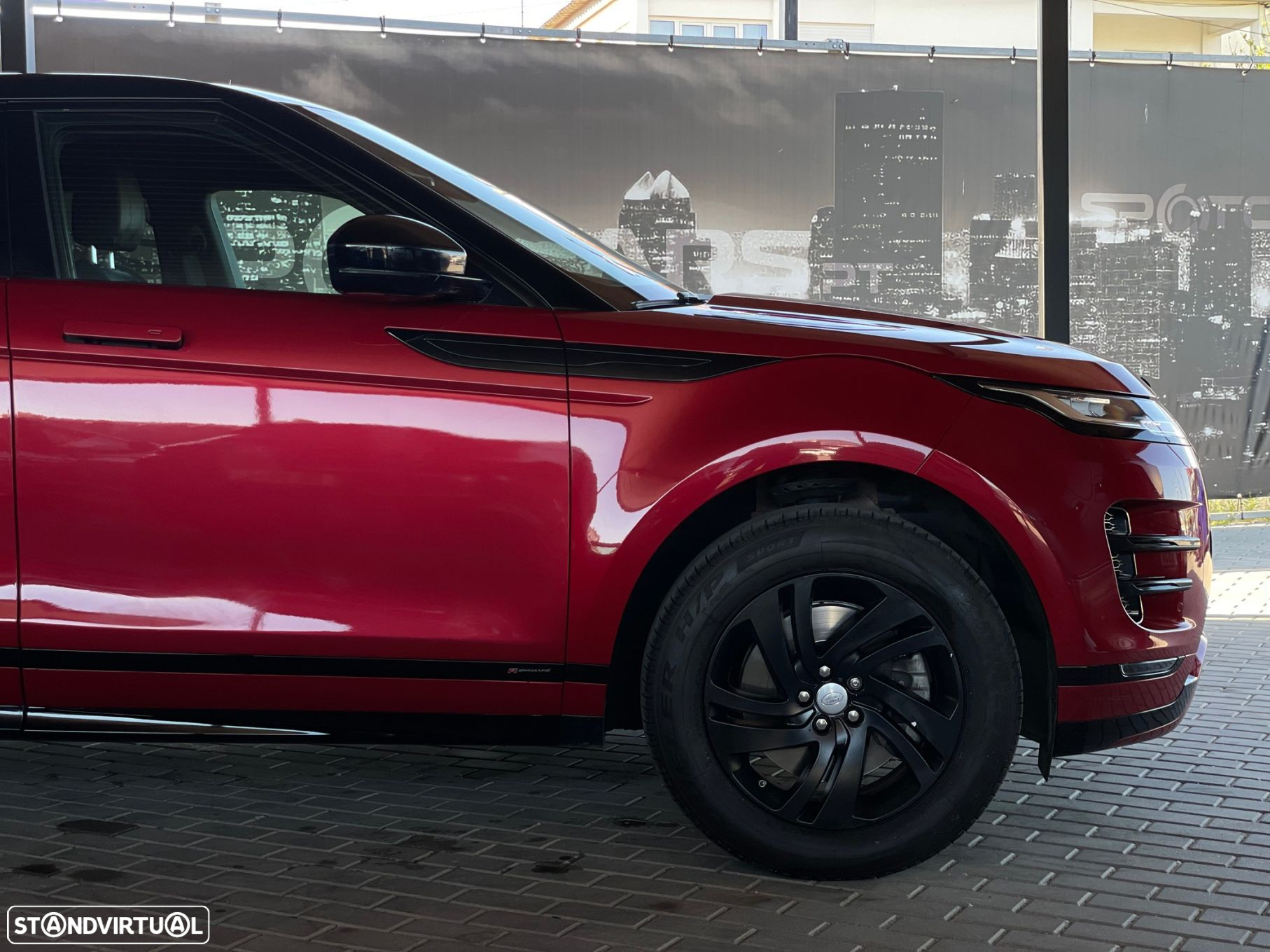 Land Rover Range Rover Evoque 2.0 D150 AWD R-Dynamic S Auto - 9