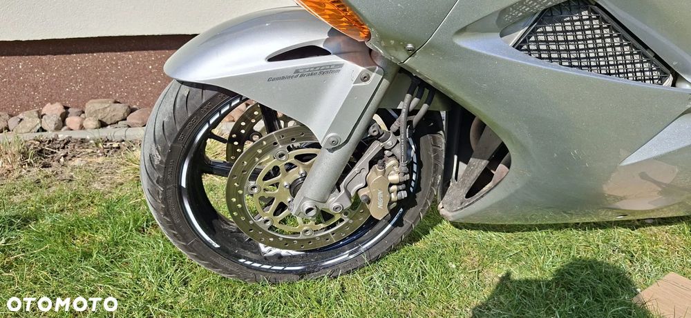Honda VFR - 10