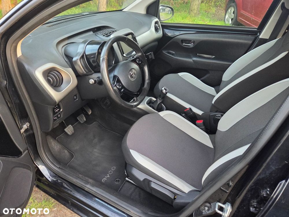 Toyota Aygo x-play touch - 18