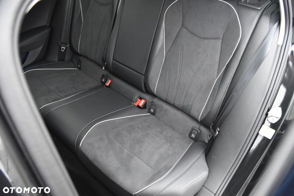 Volkswagen Passat Variant - 32