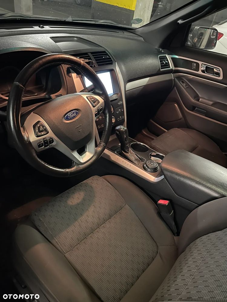 Ford Explorer - 13