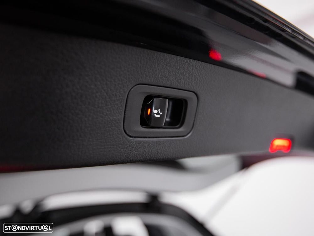 Mercedes-Benz GLC 300 e 4Matic 9G-TRONIC Edition Avantgarde - 18