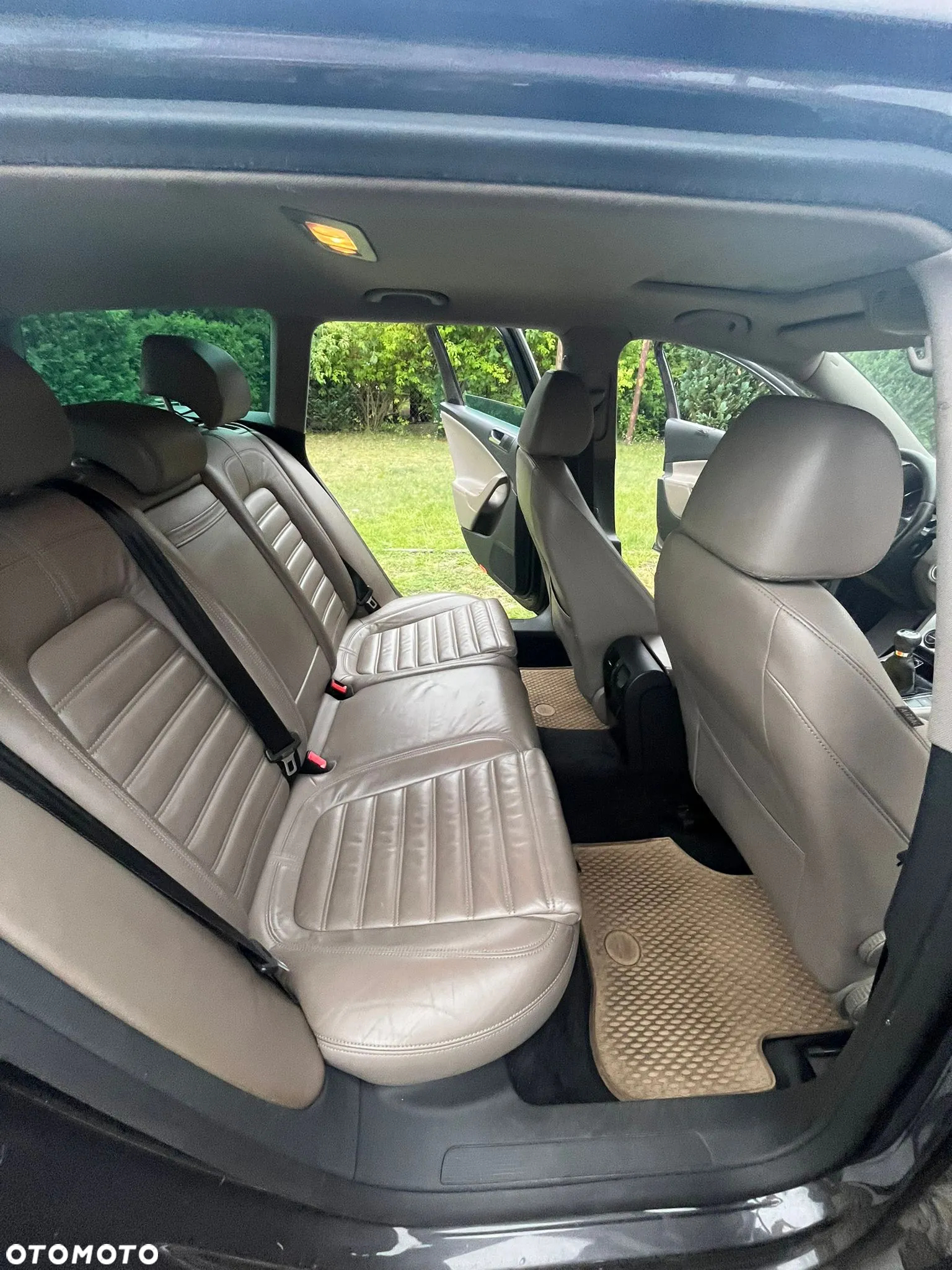 Volkswagen Passat 1.9 TDI Highline - 8