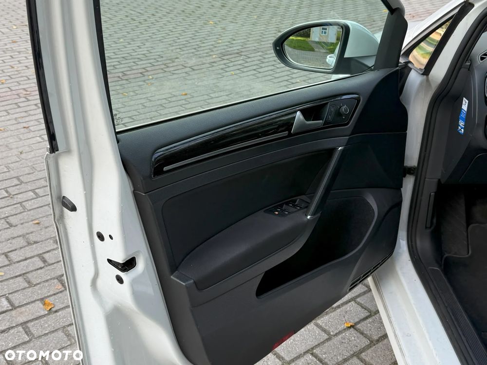 Volkswagen Golf - 17