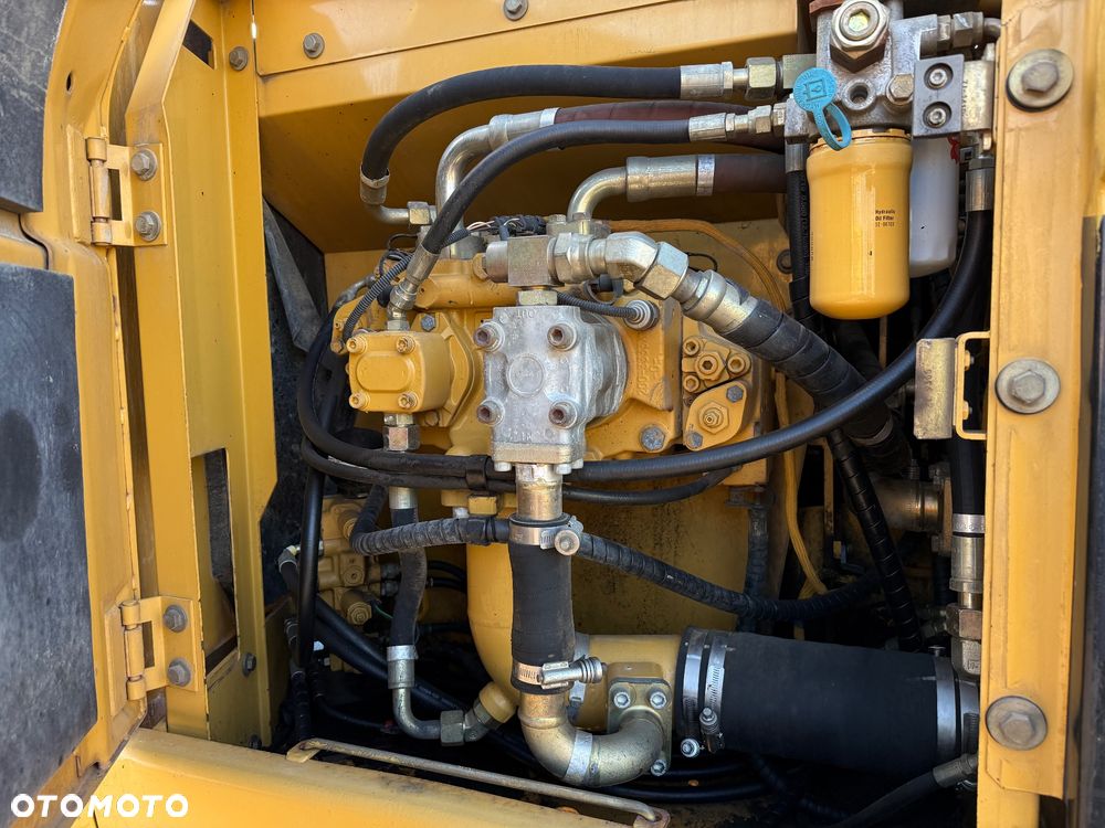 Caterpillar 318 CL - 9