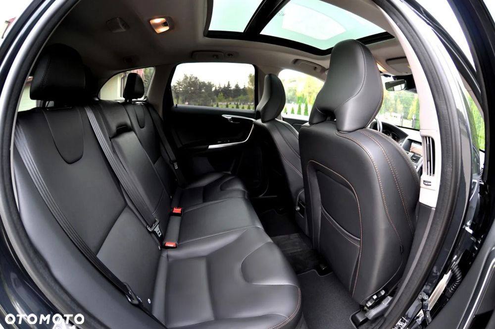 Volvo XC 60 D4 Geartronic Summum - 24