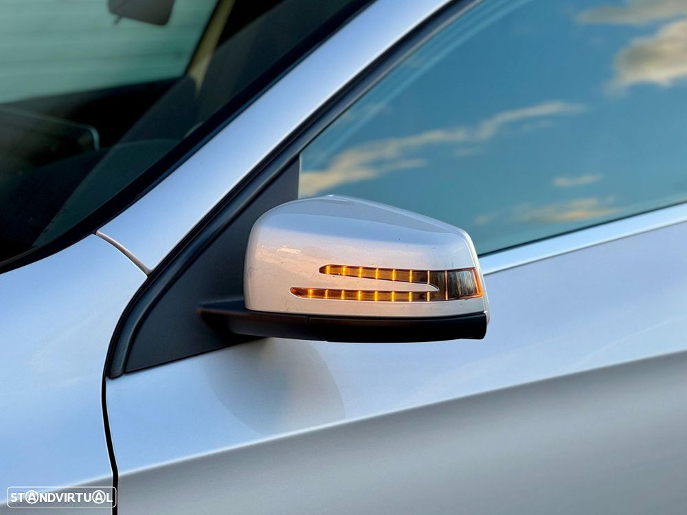 Mercedes-Benz A 180 d AMG Line - 32