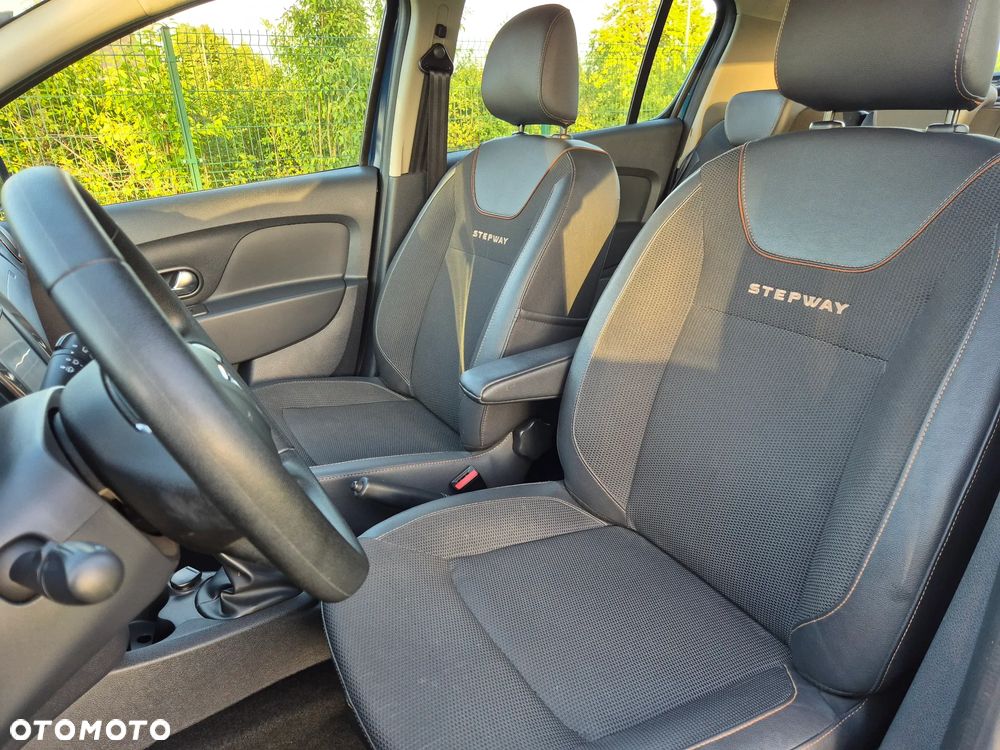 Dacia Sandero TCe 90 Celebration - 24