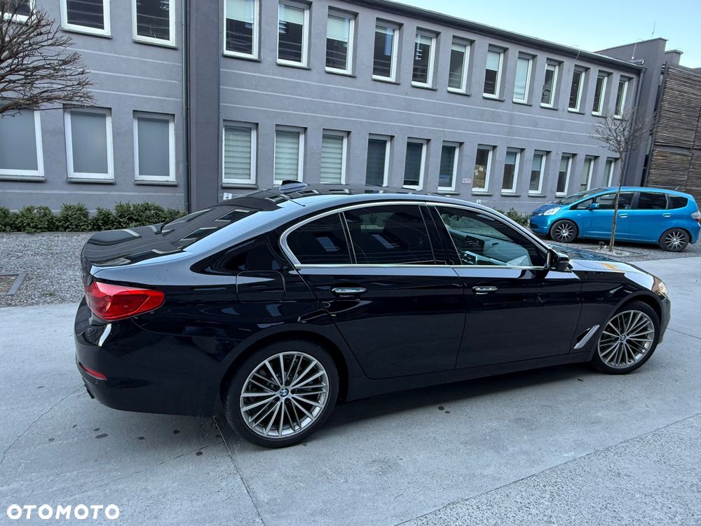 BMW Seria 5 530i xDrive Sport - 3