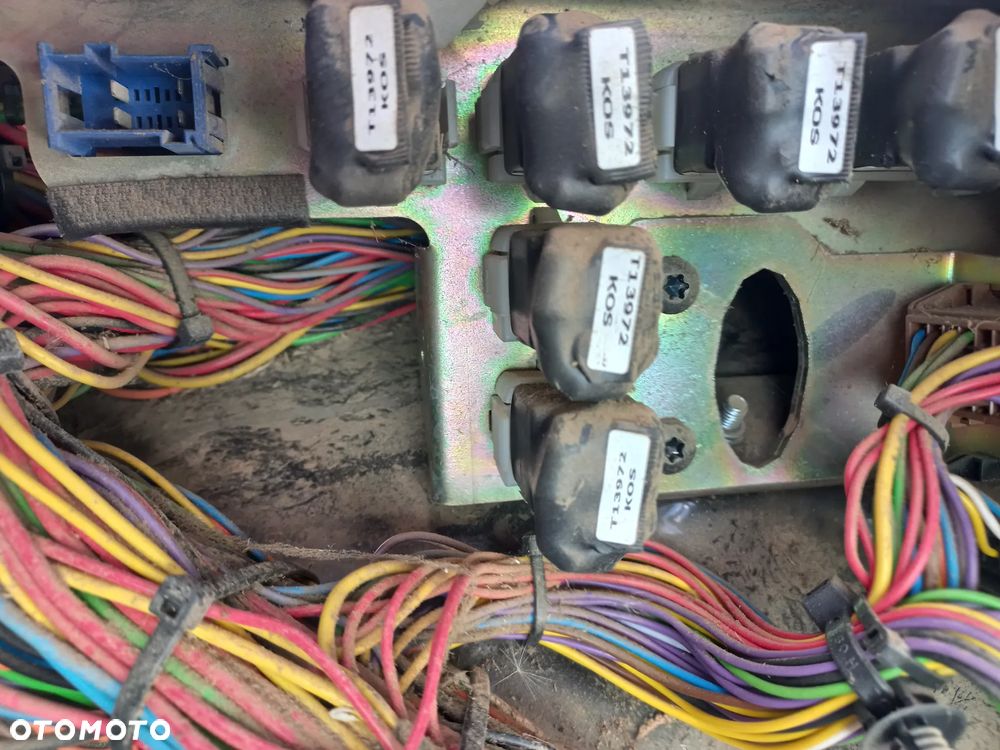 Kabina valtra,licznik ,wiązka elektryczna,dach,pulpit,wyświetlacz,ehr,sterownik,komputer,instalacja,szyberdach,R917008392,podłokietnik,pompka hamulcowa,orbitrol,t 194,t175,254,versu,q 305,t144,s,t234,t214,t154,s416,s374, - 27