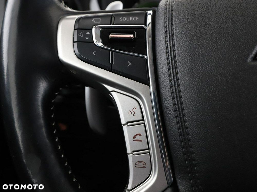 Mitsubishi Outlander - 32