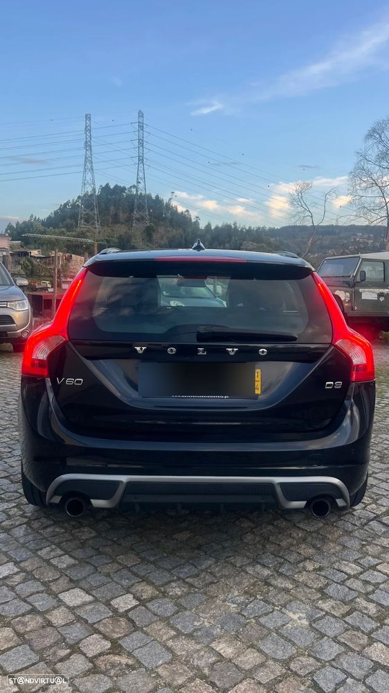 Volvo V60 2.0 D3 R-Design - 2