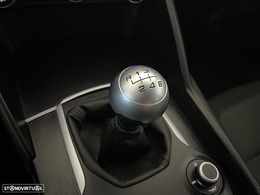 Alfa Romeo Giulia 2.2 D - 32