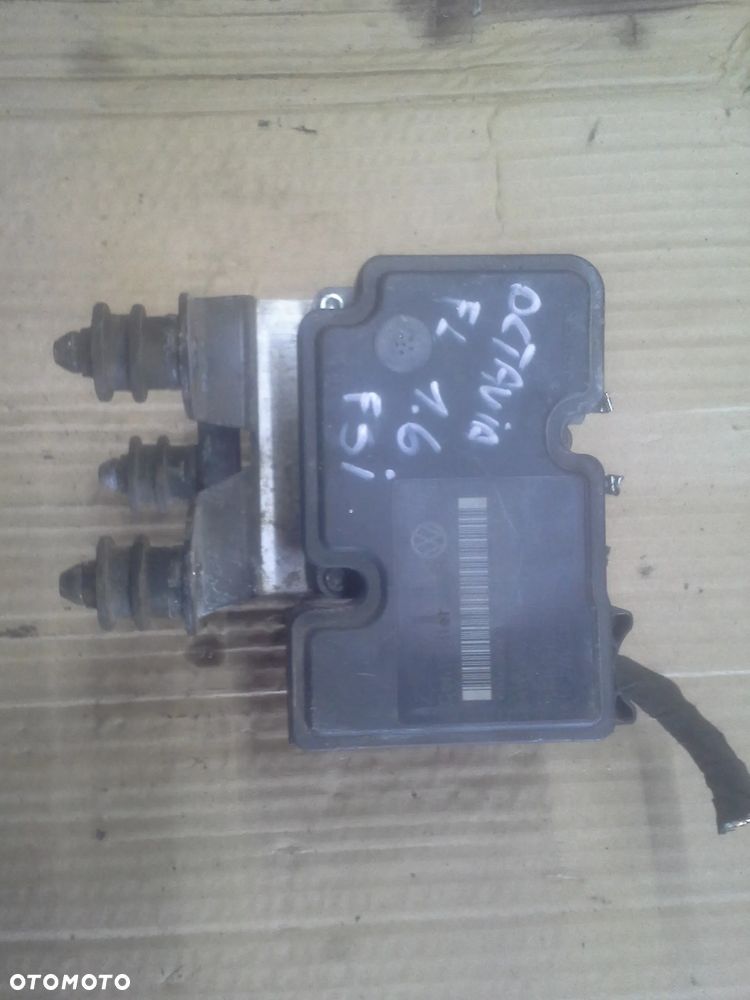 Skoda Octavia II pompa sterownik abs 1K0614117H  1K0907379P plus wtyczka z wiązką - 16