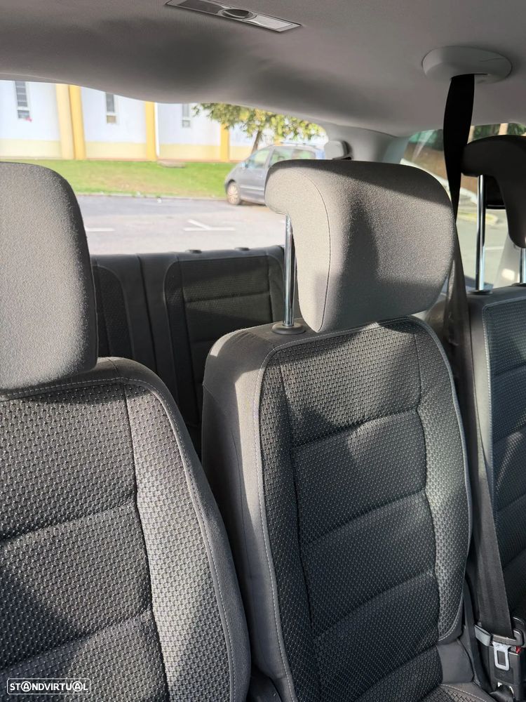VW Touran 1.6 TDI Blue.Confortline 7L - 20