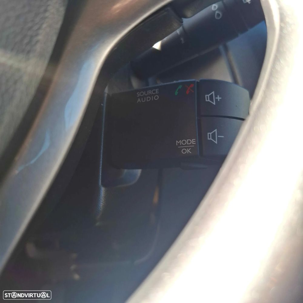 Renault Clio Sport Tourer 0.9 TCe Limited - 16