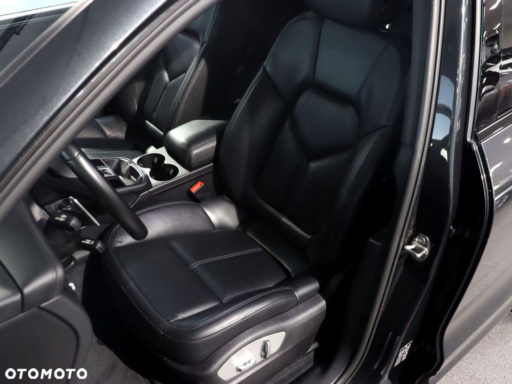 Porsche Macan Standard - 16