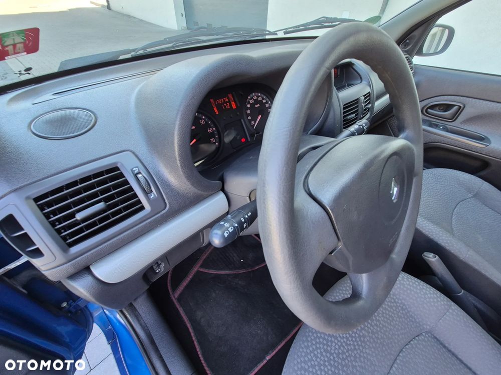 Renault Clio 1.2 16V Privilege - 9
