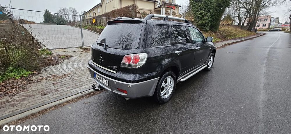 Mitsubishi Outlander 2.0 4WD Invite - 5