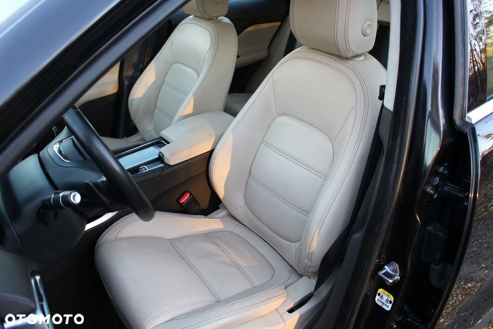 Jaguar F-Pace 2.0 i4D AWD Prestige - 11
