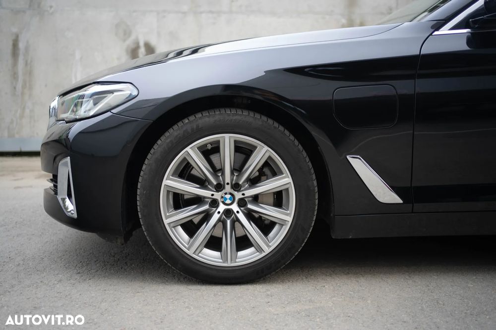BMW Seria 5 530e Aut. Luxury Line - 8