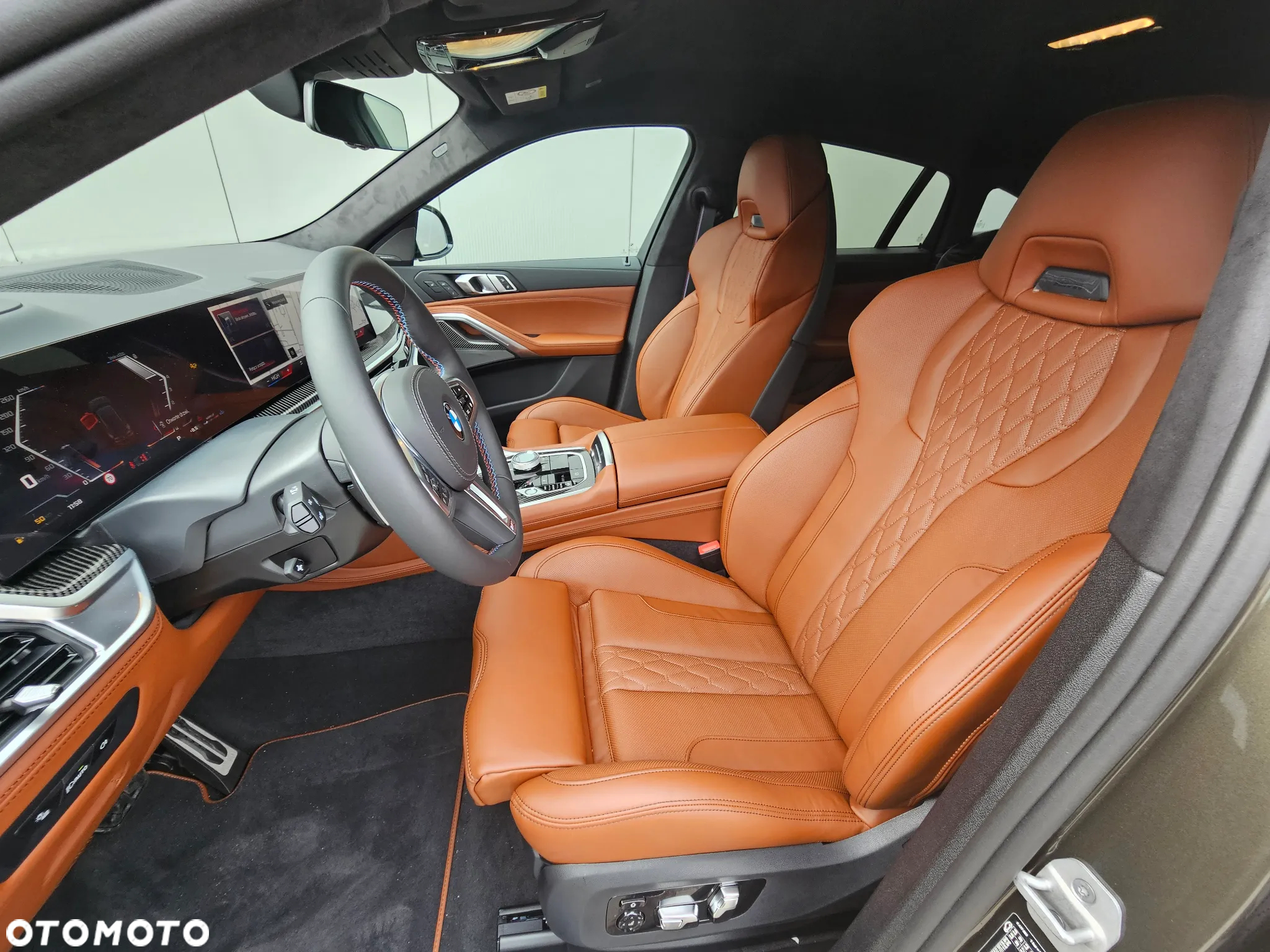 BMW X6 M50i - 12