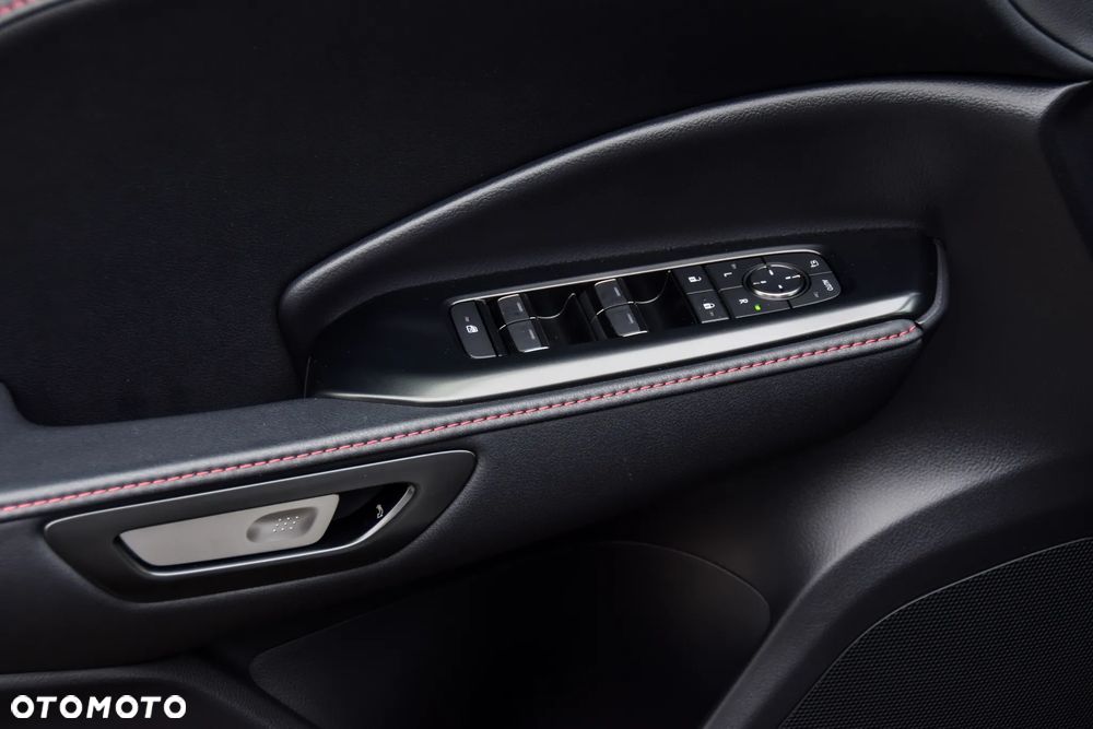 Lexus LBX 1.5 Hybrid Emotion - 14
