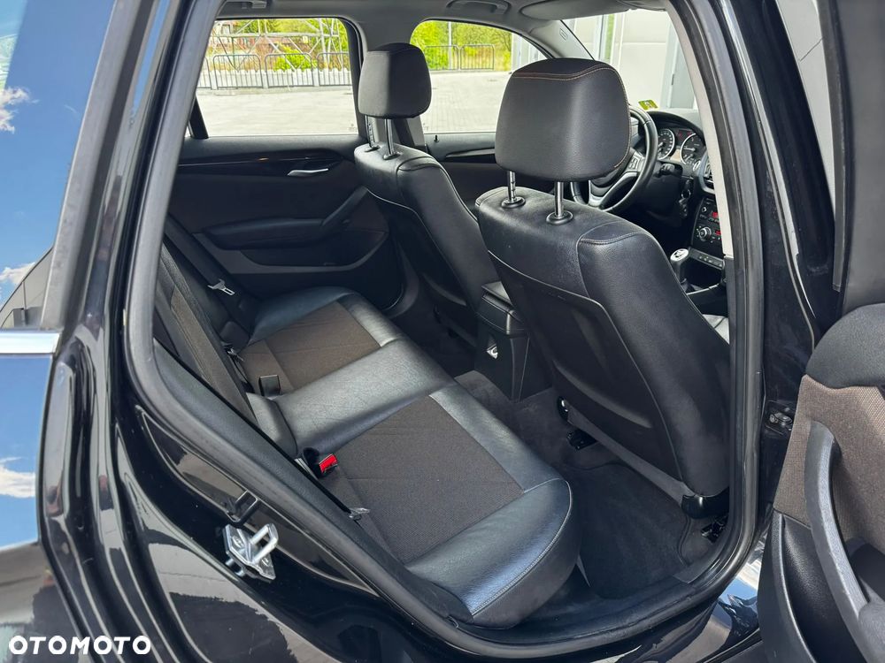 BMW X1 sDrive18d xLine - 22