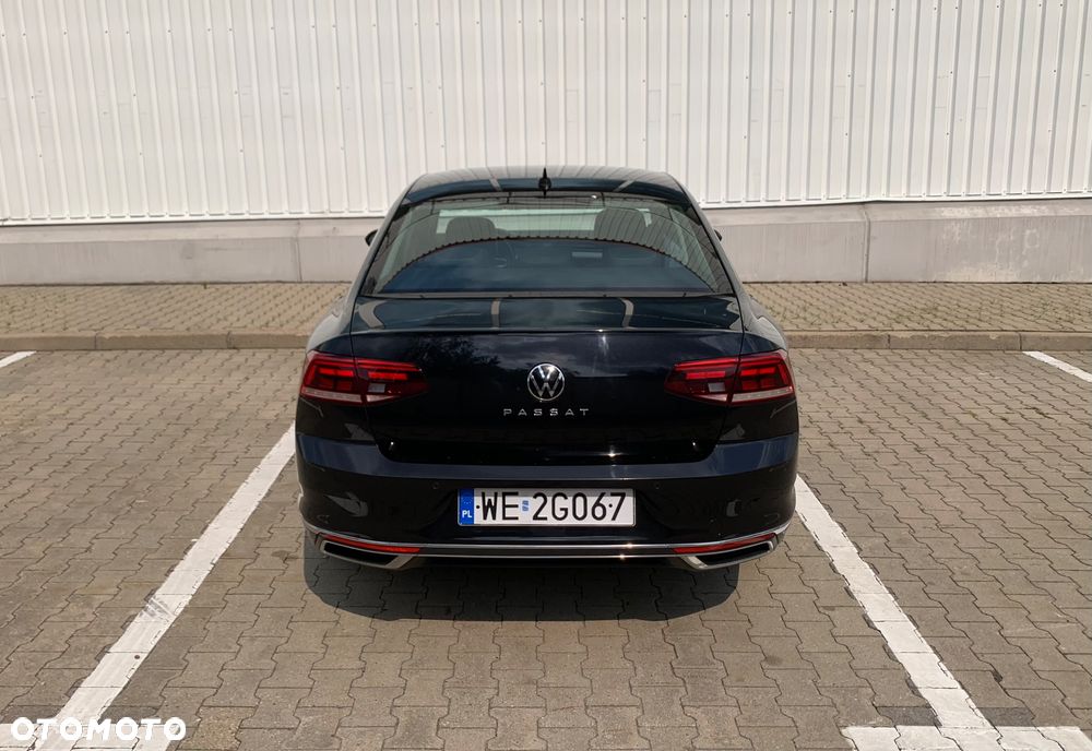 Volkswagen Passat 1.5 TSI EVO Elegance DSG - 4