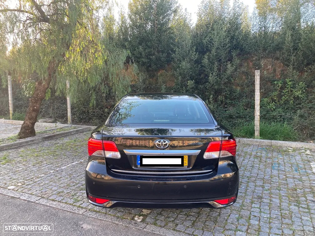 Toyota Avensis SD 2.0 D-4D Luxury - 5