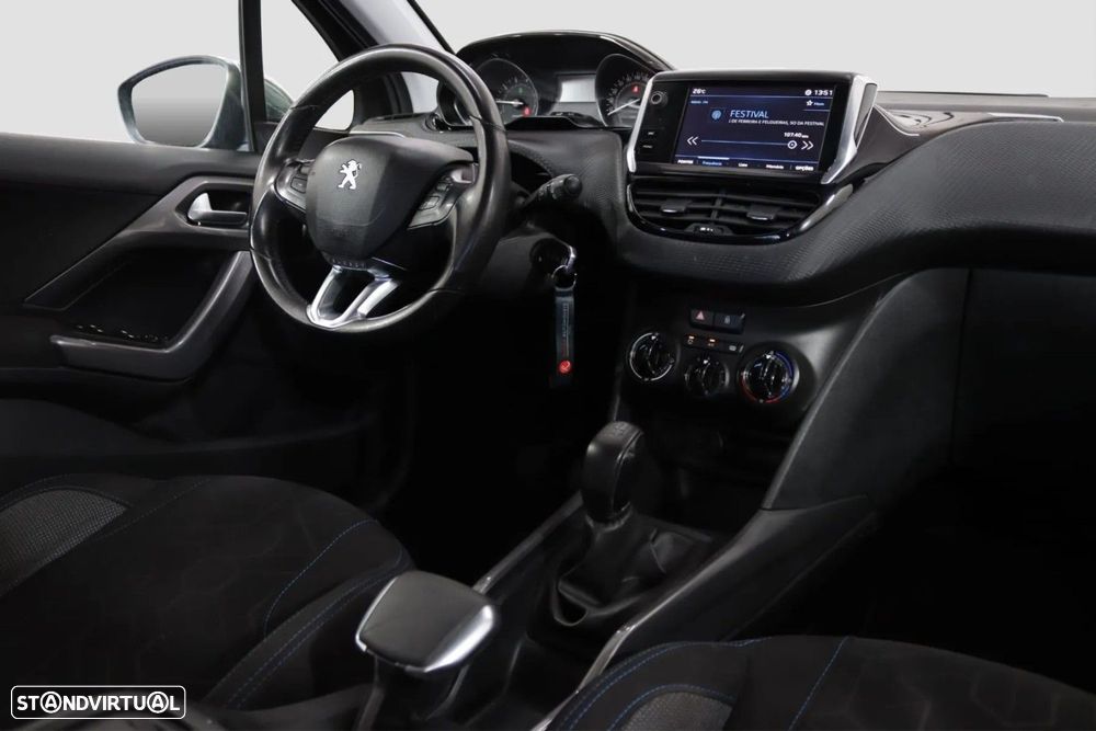 Peugeot 2008 1.2 PureTech Style - 6
