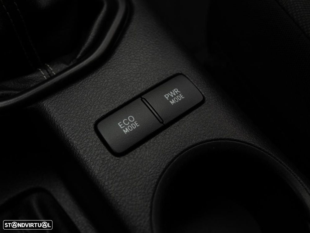 Toyota Hilux 2.4 D-4D 4WD DOUBLE CAB c/IVA - 18