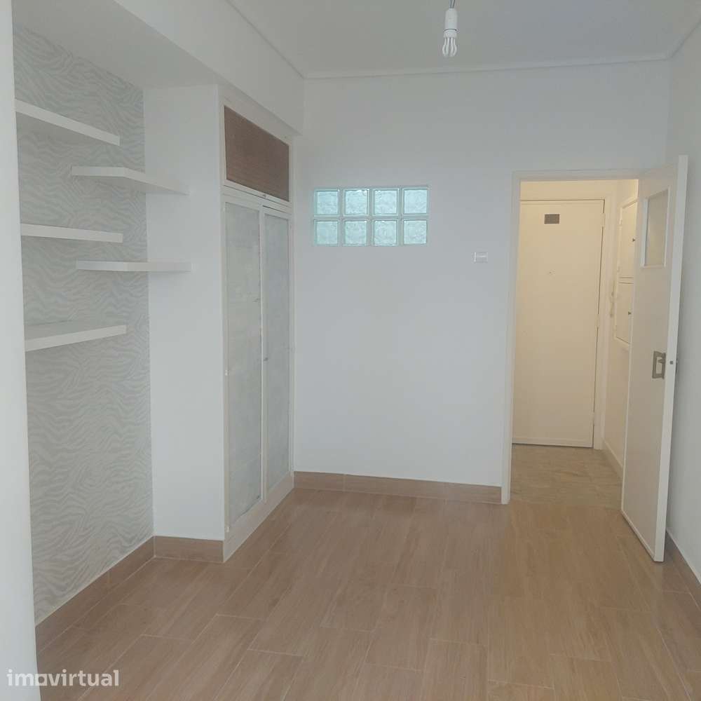 Bairro Rego - Atelier para actividade comercial inserido em predio - Grande imagem: 2/4