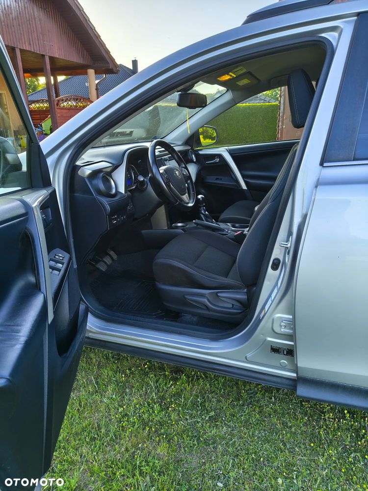 Toyota RAV4 2.0 D-4D Premium 4x2 - 7