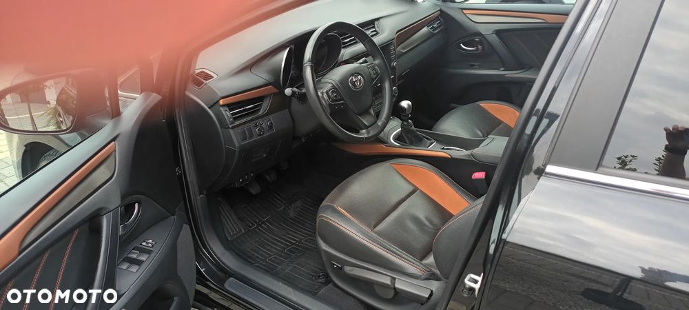 Toyota Avensis 1.8 Premium - 8