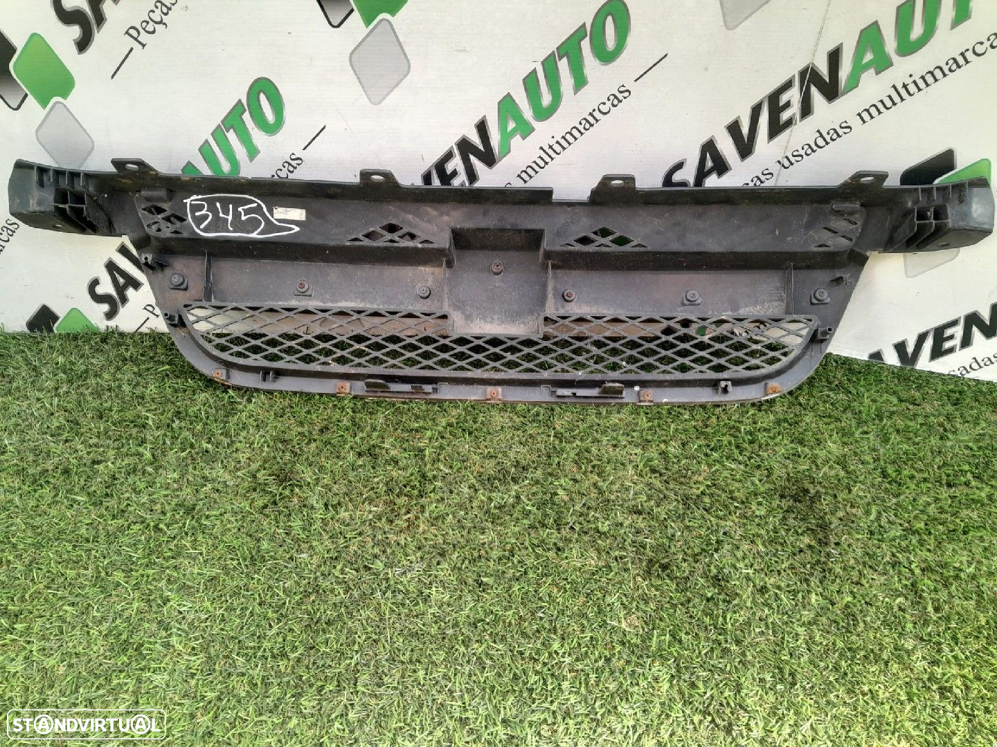 Grelha Frente / Frontal Chevrolet Aveo / Kalos Três Volumes (T200) - 2