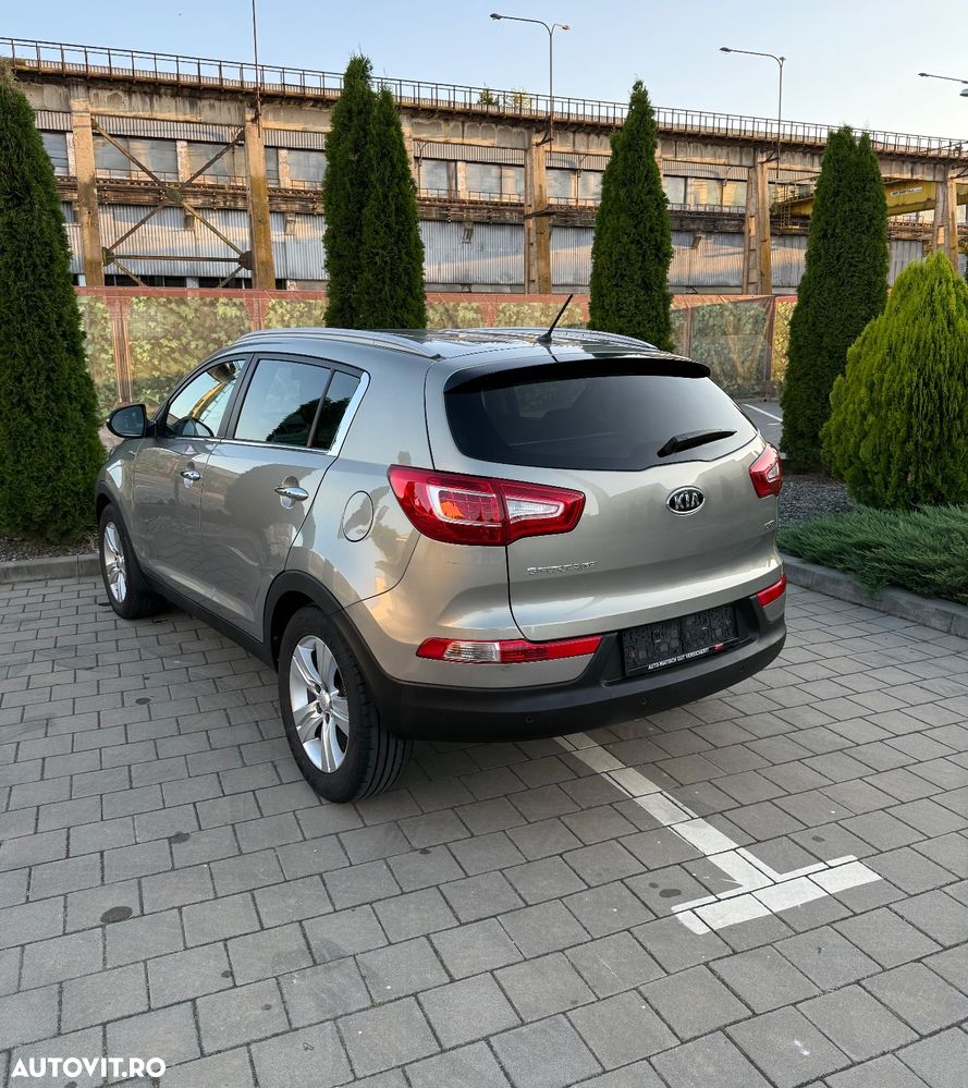 Kia Sportage 2.0 CRDI 4WD Automatik Spirit - 4